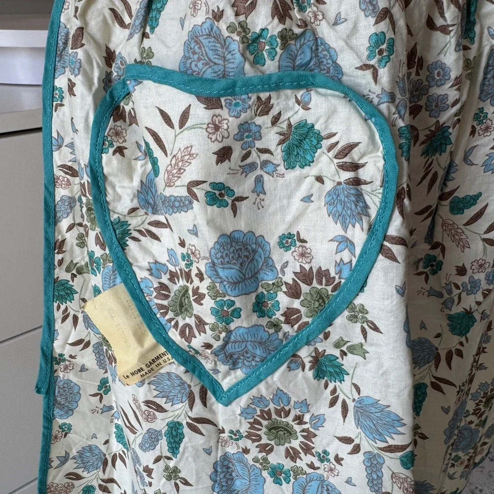 Vintage Lenore Fabrics Floral Half Apron Blue Cream Cottagecore Heart Pocket NOS
